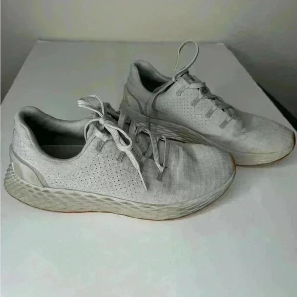 NOBULL Light Grey tennis shoes, size 9M. - Picture 3 of 8